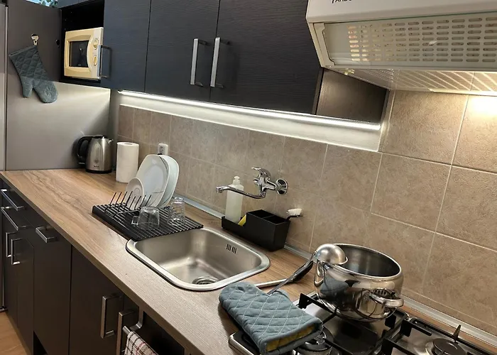 Cozy Near Centre Apartment *